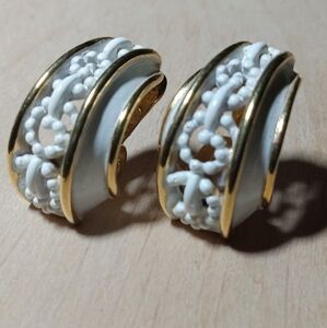 👍 5 for $20 vintage Monet gold tone white enamel half hoop clip on earrings